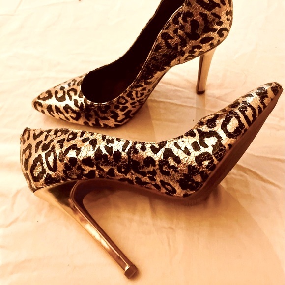 G by Guess Shoes - Leopard print Gold colored pumps by Guess in size 6!